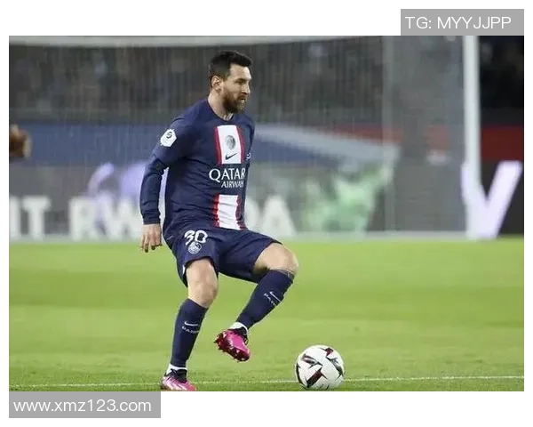 梅西在巴黎圣日耳曼的首秀直播盛况回顾与精彩瞬间解析